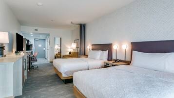 VerdunkelungsvorhĂ€nge, BĂŒgeleisen/BĂŒgelbrett, kostenloses WLAN