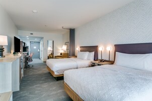 Cortinas blackout, tabla de planchar con plancha y wifi gratis 