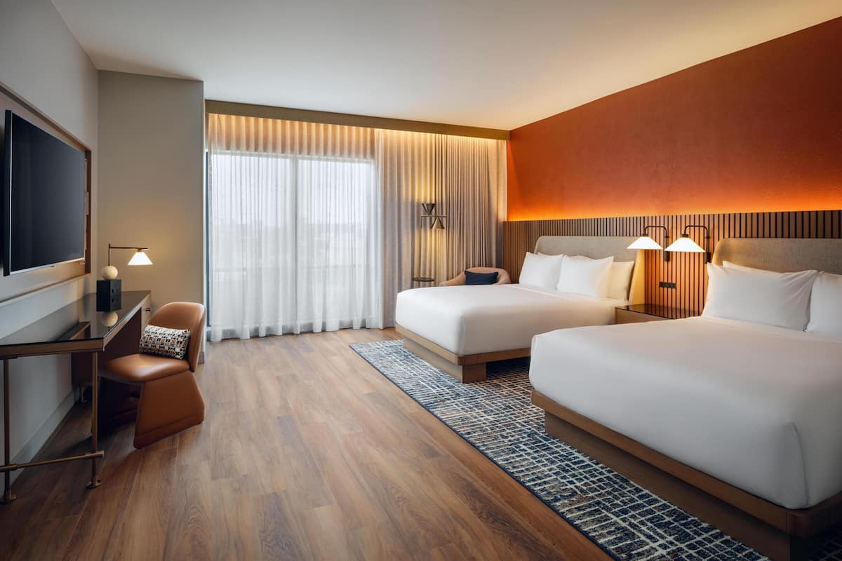 Premium bedding, in-room safe, desk, blackout drapes