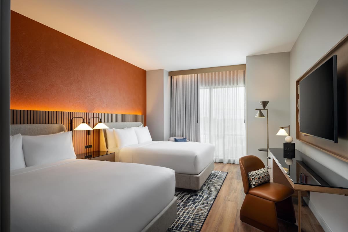 Premium bedding, in-room safe, desk, blackout drapes