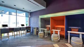 ศูนย์ธุรกิจ