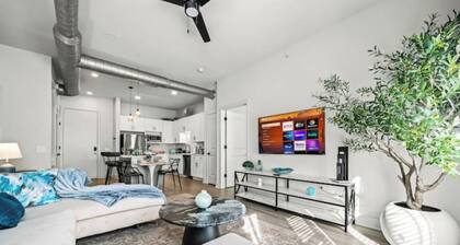Dallas Urban Oasis Prime Location 2 BR LUX