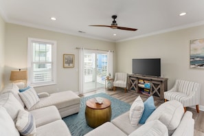 Smart TV - *NEW* Ocean Views + Steps to the Sand + King Bed (Carolina Beach)