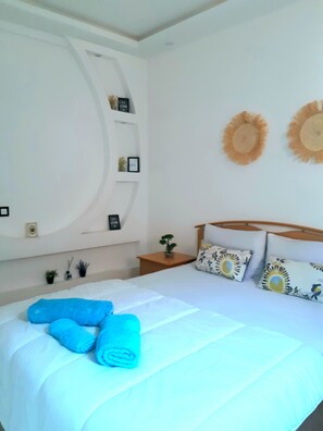 2 bedrooms, iron/ironing board, WiFi, bed sheets