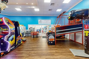 Game room - Oceanview condo with pool, private balcony & beach access (Myrtle Beach)