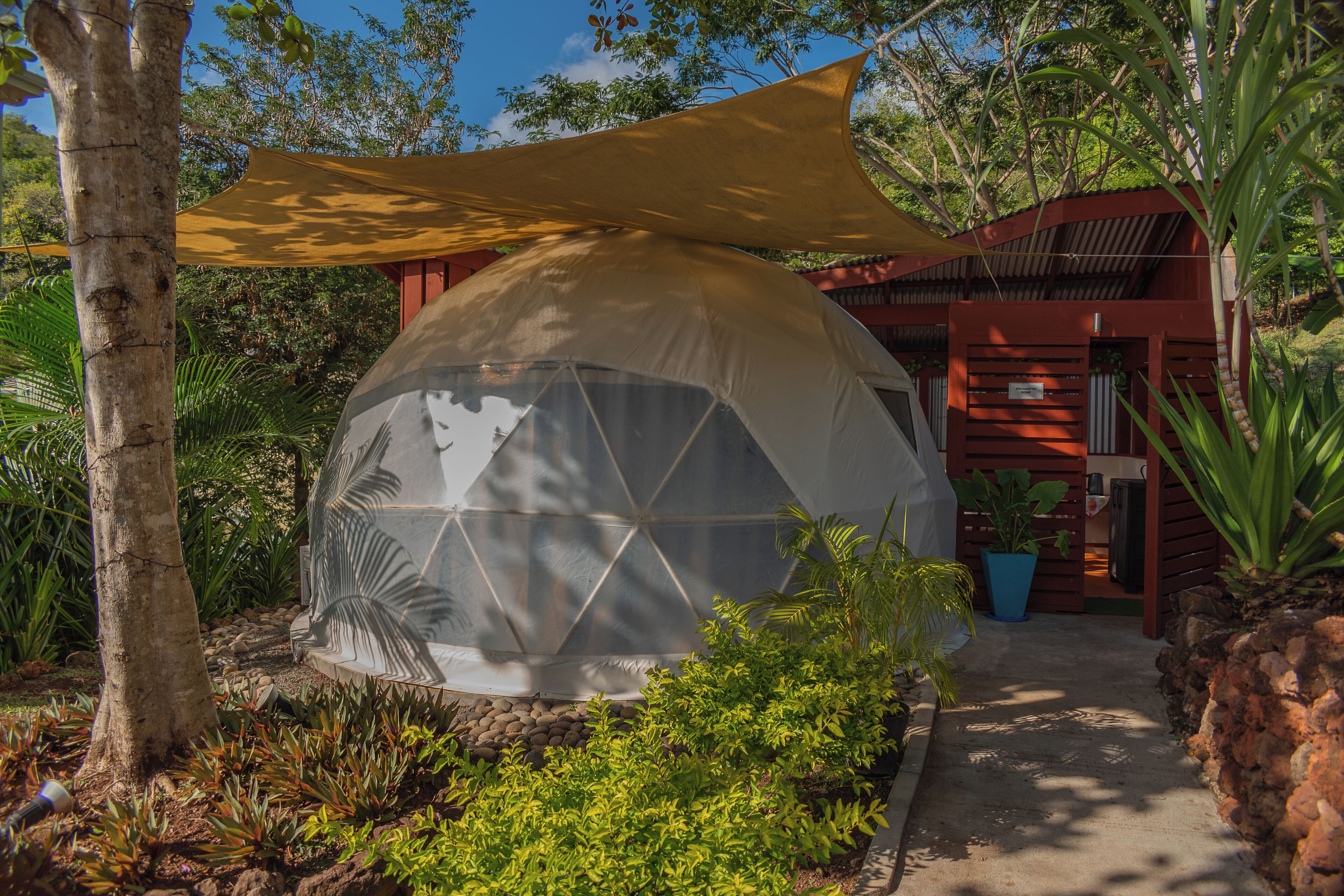 Luxury-Zelt | Bügeleisen/Bügelbrett, kostenlose Zustellbetten, kostenloses WLAN