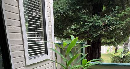 Adorable condo with WiFi in charming neighborhood