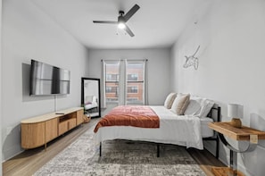 2 habitaciones, tabla de planchar con plancha, wifi y ropa de cama