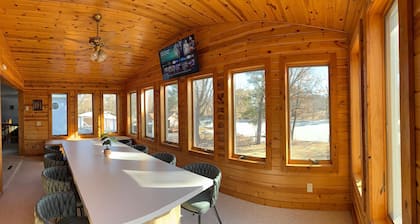 Spacious Lakefront Home with Nostalgic Charm, Wifi, AC and a Boat Dock