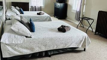 3 bedrooms, desk, iron/ironing board, WiFi