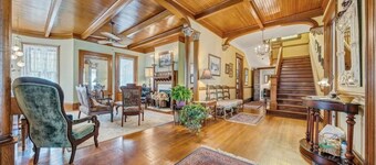 The Chessie, Relaxing 4-bedroom Bed & Breakfast in Historic Alderson, WV, with AC, WiFi