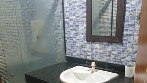 منزل بتجهيزات أساسية | حمام
