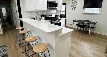 New Modern Ranch Close to it All