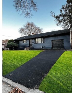 Exterior - New Modern Ranch Close to it All (Piscataway)