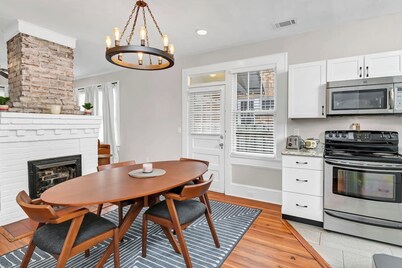 Cozy Retreat | 1BD 1Bath | Near USC