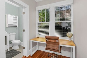 Sèche-cheveux, serviettes fournies