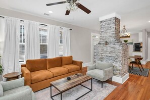 スマートテレビ、書斎 / ワークスペース