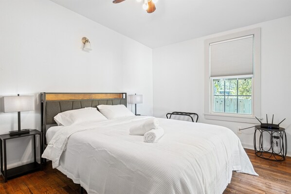 3 bedrooms, iron/ironing board, travel cot, free WiFi