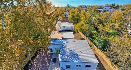 Austin Gated Oasis | 4BR | Sleeps 8 | Fire Pit