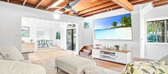 Tropical Family Oasis with Pool – Steps from Holloways Beach!