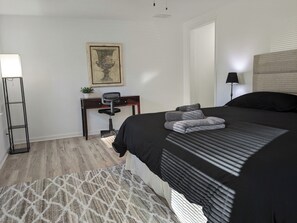 4 habitaciones, escritorio, tabla de planchar con plancha y wifi 