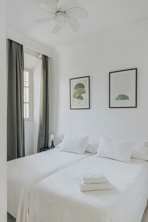 3 soverom, strykejern/-brett, reiseseng for barn og wi-fi (inkludert)