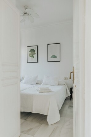 3 bedrooms, iron/ironing board, travel crib, free WiFi