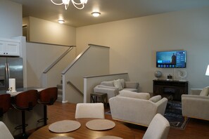 Interior - Serene Location\ Garage\ Close to\Suite Shots Golf\Hospital\Interstate (Fargo)