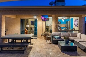Outdoor dining - Pool, Playground, Game Room, Movie Area, Sleeps 22 (Lake Havasu City)