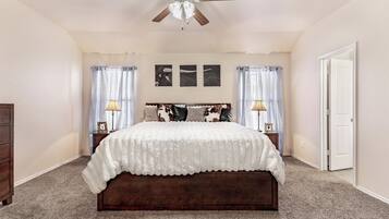 4 bedrooms, desk, iron/ironing board, free WiFi