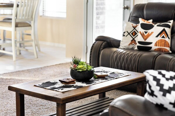 Smart TV, fireplace, computer monitors