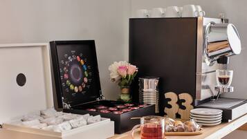 Dagelijks ontbijtbuffet (EUR 9 per persoon)