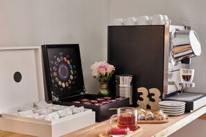 Desayuno buffet diario (EUR 9 por persona)