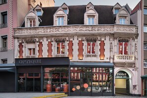 Front of property - The Originals City, Hôtel Quai33, Saint-Etienne - Gare Chateaucreux (Saint-Etienne)