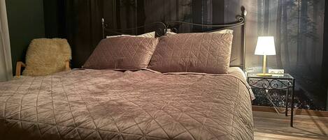 1 bedroom, iron/ironing board, travel cot, WiFi