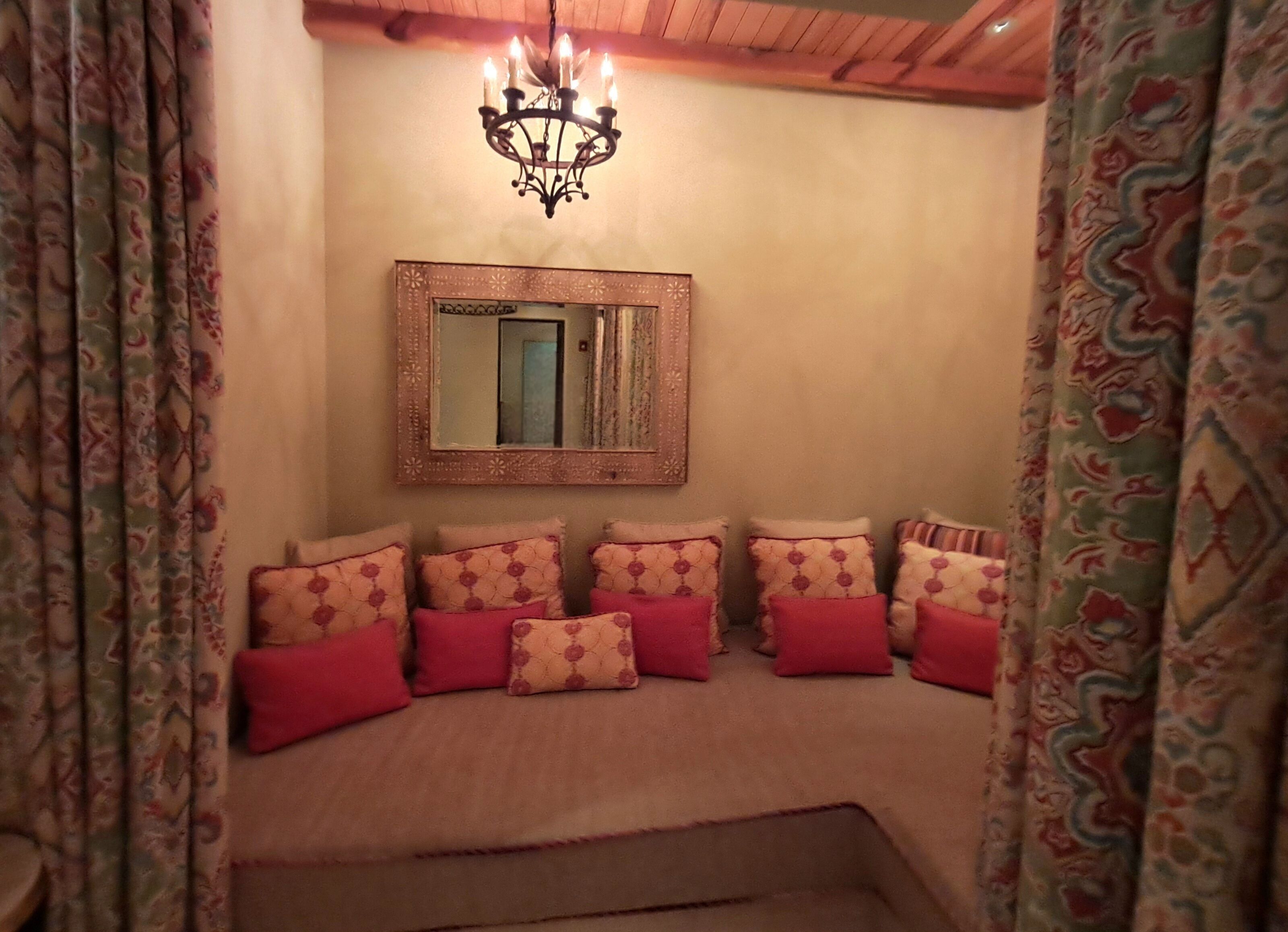 1 behandlingsrom og massasje