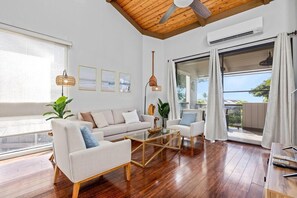 คอนโด, เตียงควีนไซส์ 2 เตียง (Kailua Bay Resort#4-306) | บริเวณนั่งเล่น