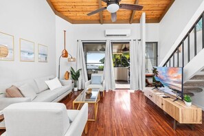 Leilighet, 2 queensize-senger (Kailua Bay Resort#4-306) | Oppholdsområde