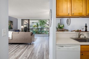 Condo, 1 King Bed with Sofa bed (Kona Alii#211) | Interior - Kona Alii#211 (Kailua-Kona)