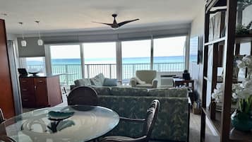 Smart TV, reproductor de DVD y libros