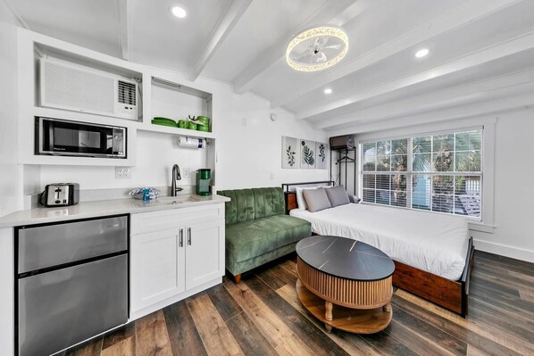 House, Multiple Beds (Tiki Palms Paradise) | 4 bedrooms