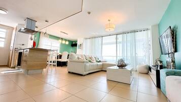 Smart TV, table tennis