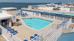 حمّام سباحة خارجي