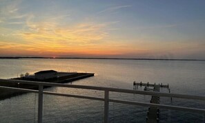 Property grounds - Direct Bay Front Epic Sunsets Rooftop Pool (Ocean City)