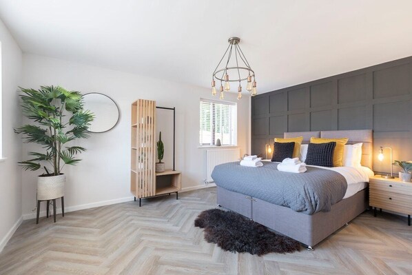 6 bedrooms, iron/ironing board, travel crib, free WiFi