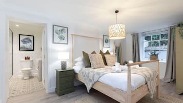 2 bedrooms, iron/ironing board, travel crib, free WiFi