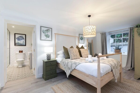 2 chambres, fer et planche à repasser, lit parapluie, Wi-Fi gratuit