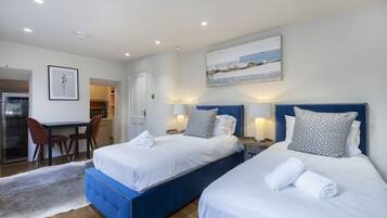 5 bedrooms, iron/ironing board, travel crib, WiFi (free)