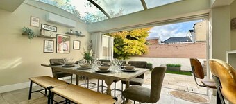Beautiful 5-Bed Regency Home in Montpellier