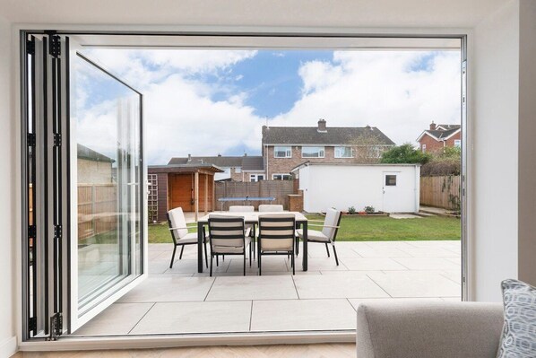 Interior - Comfortable & Contemporary 5-Bed 3 Bathroom Home (Gloucestershire)